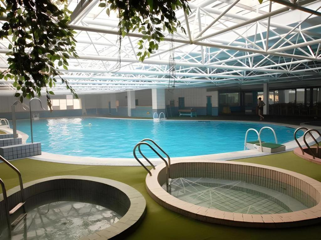 Jinan Yuquan Simpson Hotel Exterior foto