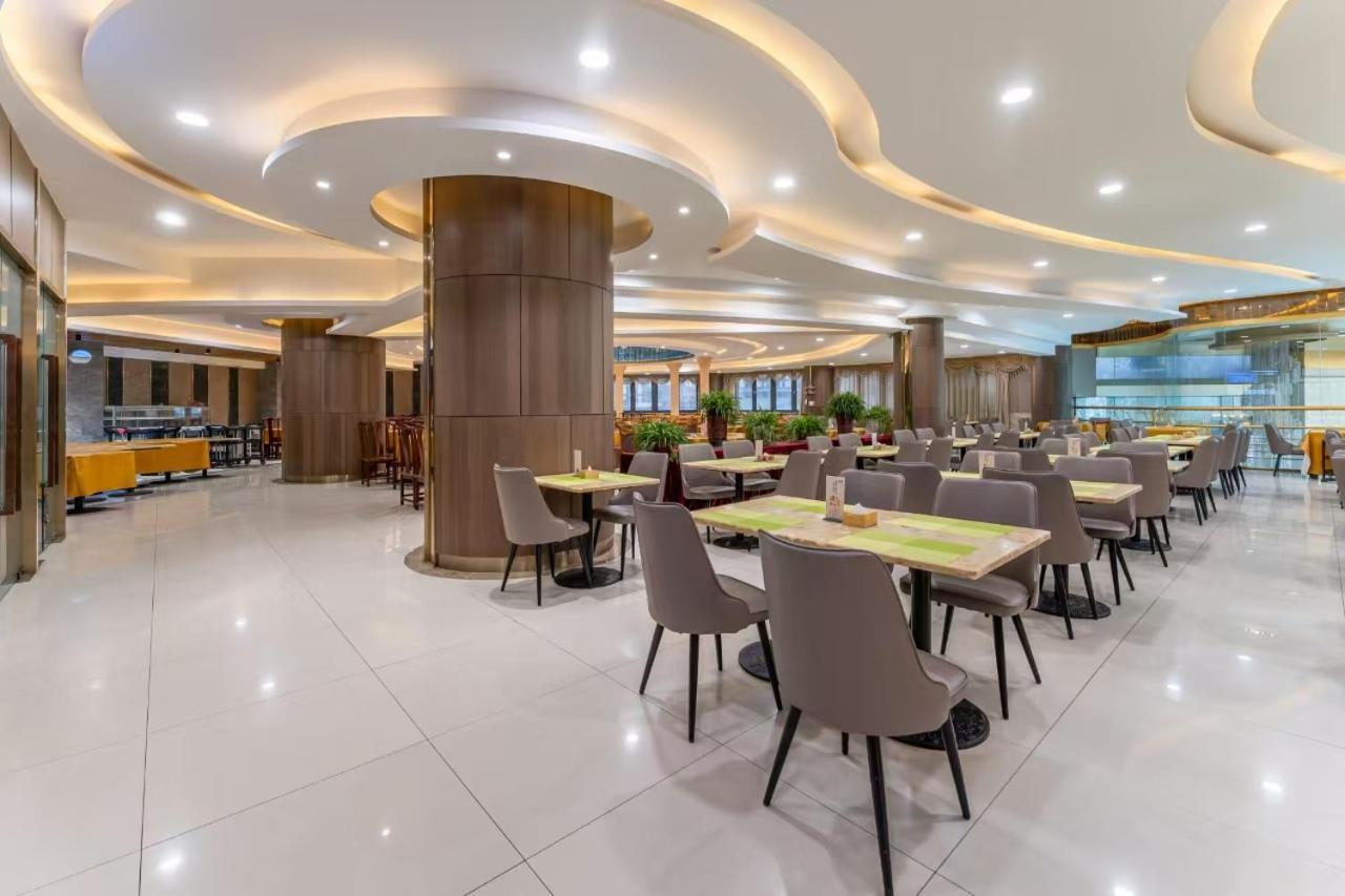 Jinan Yuquan Simpson Hotel Exterior foto