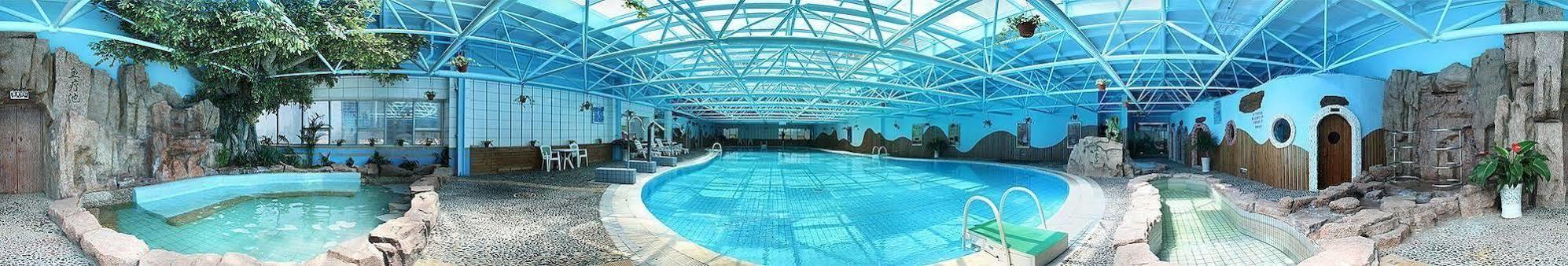 Jinan Yuquan Simpson Hotel Exterior foto
